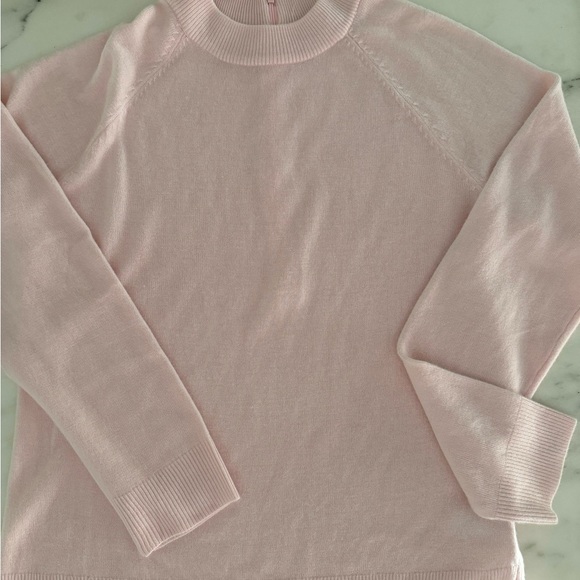 Kendra Scott Zip-Back Mock-Neck Sweater. Baby Pink. Medium. Kept folded. - Picture 3 of 6